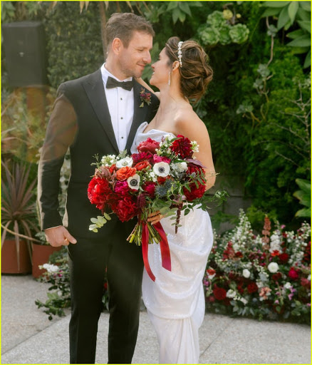 Tom Oakley with beautiful wife, Miss Peregrym on their wedding held on December 30, 2018.